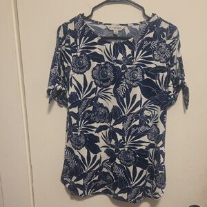 Floral Navy and White Short Sleeve Top